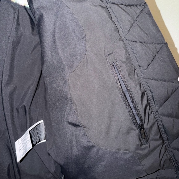 Lululemon Women’s Wunder Puff 600 Cropped Black Puffer Jacket - Picture 5 of 6